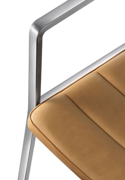 Vipp 452 Swivel Bürostuhl mit Rollen pol. Alu Leder sand